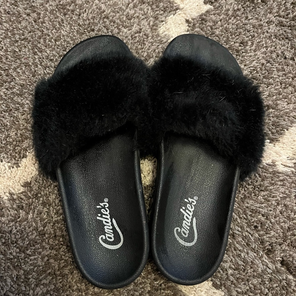Candie’s slides with faux fur. Size 9
